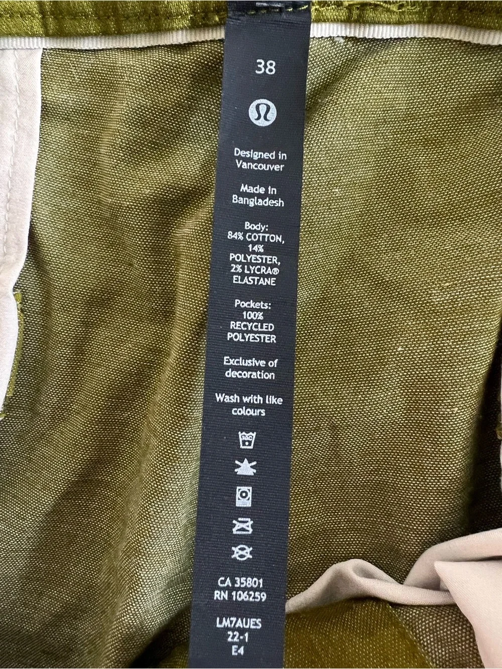 Lululemon Men’s Size 38 Commission Classic-Fit Short 9
